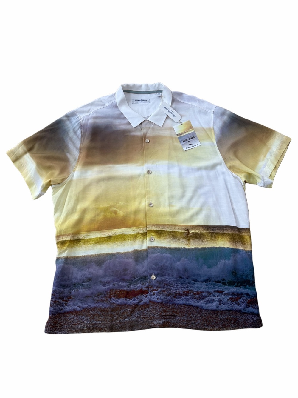 Tommy Bahama NWT Men’s XXL, 2XL, Veracruz Cay Sunset Break Button Up Camp Shirt
